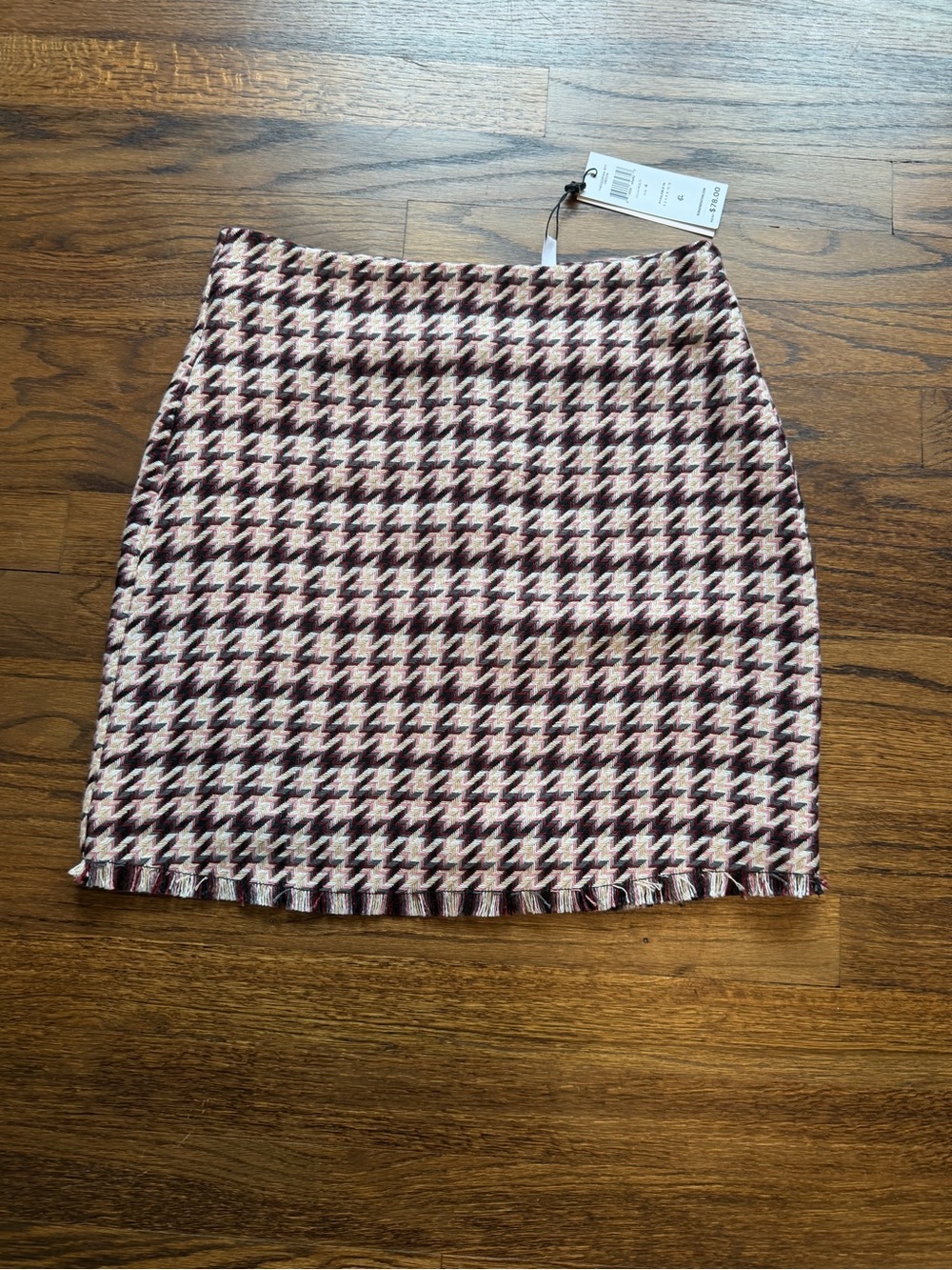 BCBGeneration Houndstooth Pink, Cream & Red Miniskirt, Size 4 NWT
